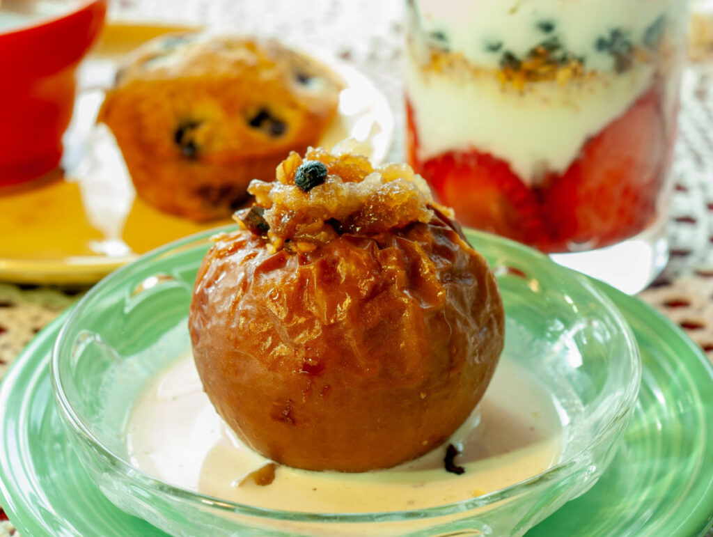 Ofen-Apfel mit Nuss-Haube